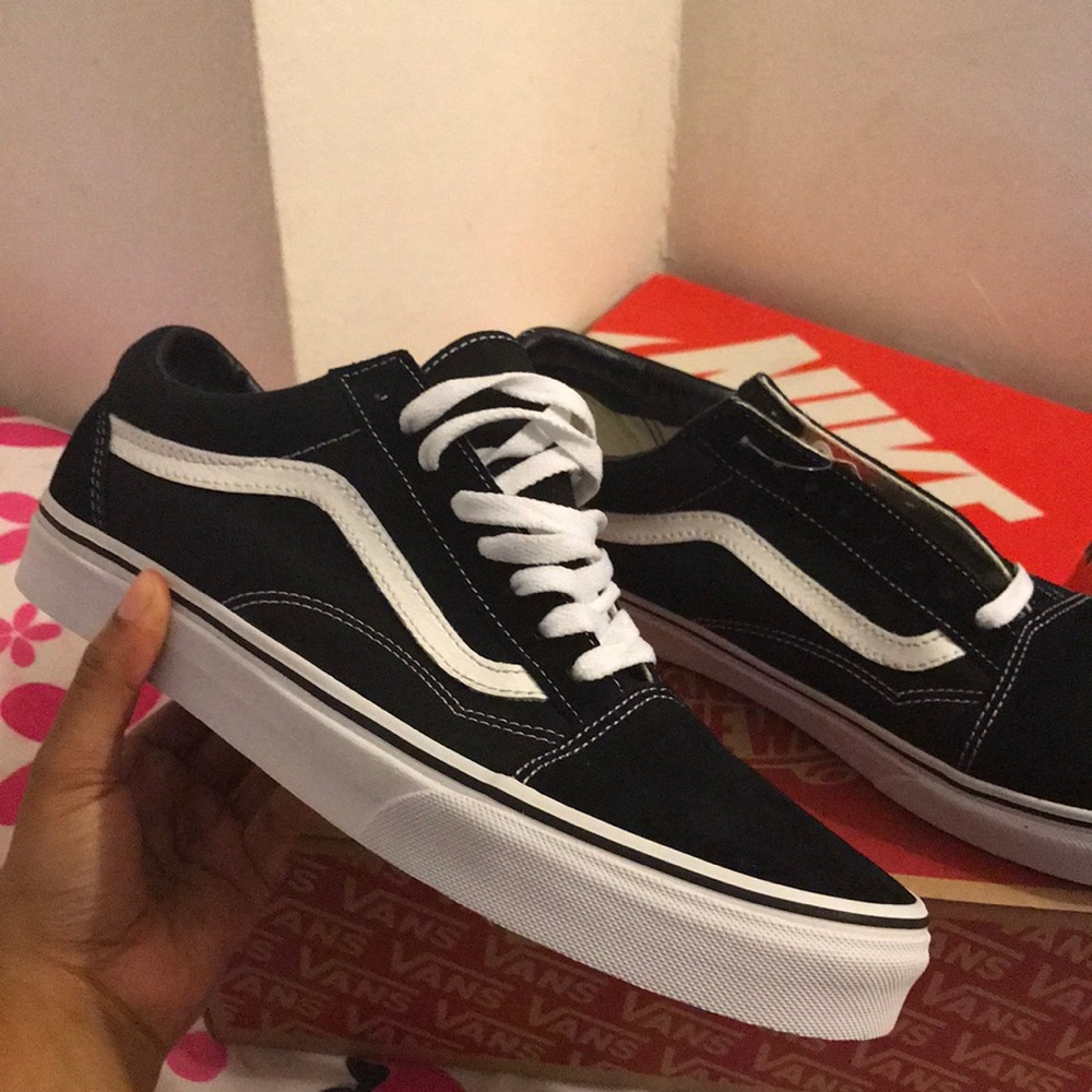 Vans - Picture 3 of 4